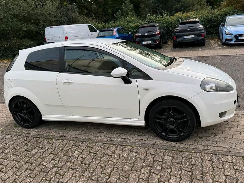 Weiß Gebraucht 2009 Fiat Punto Coupé | 1.900 € - Bild 1/4