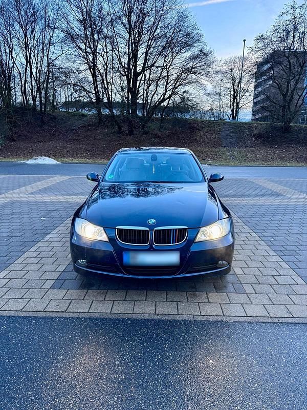 Gebraucht BMW 320 150 PS (110 kW) 2005 Blau Limousine