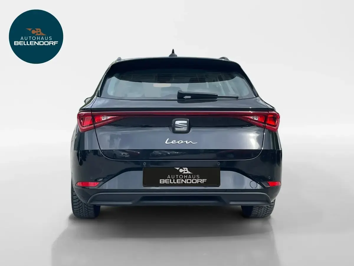 Usata Seat Leon Style 150 CV (110 kW) 2023 Nero Station wagon