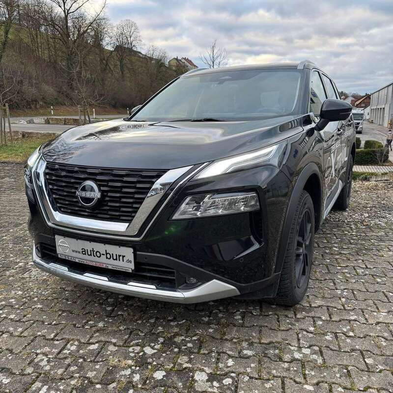 Black/schwarz (metallic) Gebraucht 2024 Nissan X-Trail Tekna SUV | 36.990 € (Etwas zu teuer) - Bild 1/4