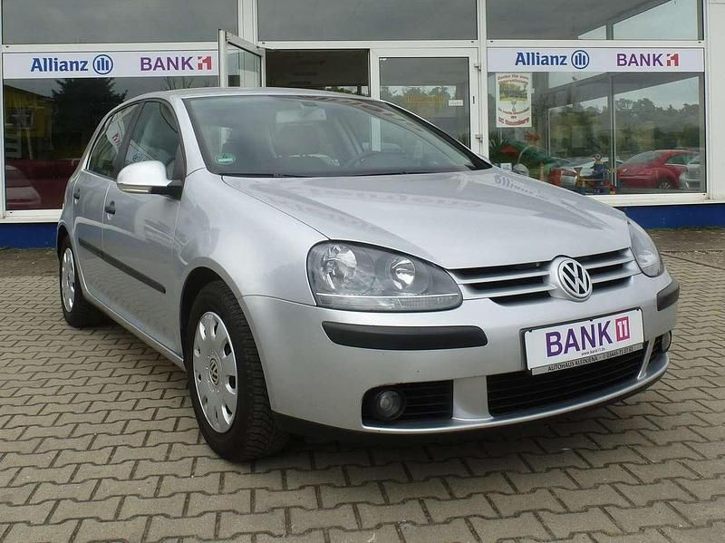 Reflexsilber metallic Gebraucht 2004 VW Golf IV Trendline Limousine | 3.800 € (Etwas zu teuer) - Bild 1/4
