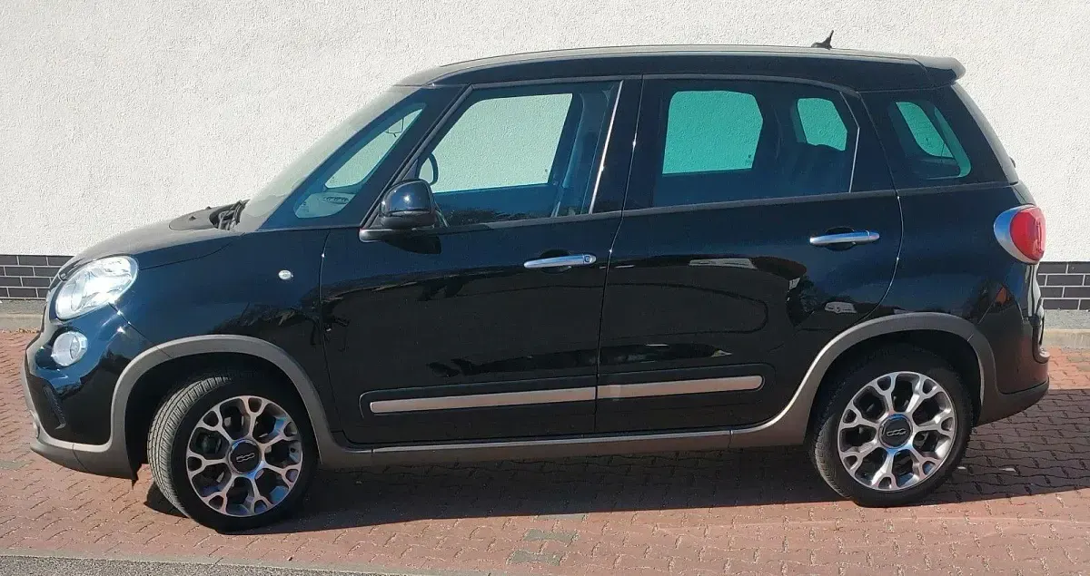 Gebraucht Fiat 500L Trekking 95 PS (69 kW) 2017 Schwarz Van / Kleinbus