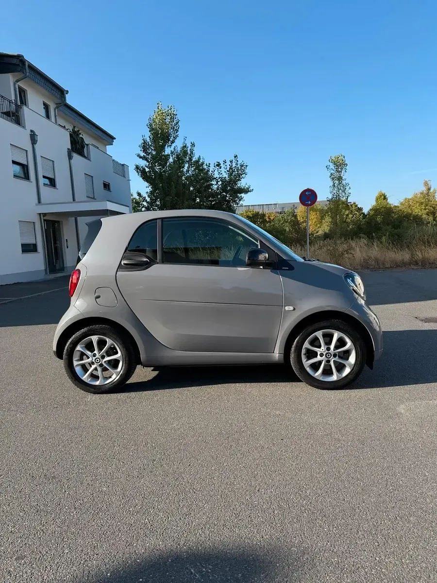 Gebraucht Smart ForTwo Coupé Passion 71 PS (52 kW) 2019 Grau Coupé