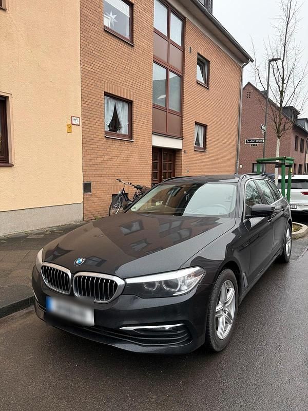 Gebraucht BMW 520 190 PS (139 kW) 2018 Schwarz Kombi