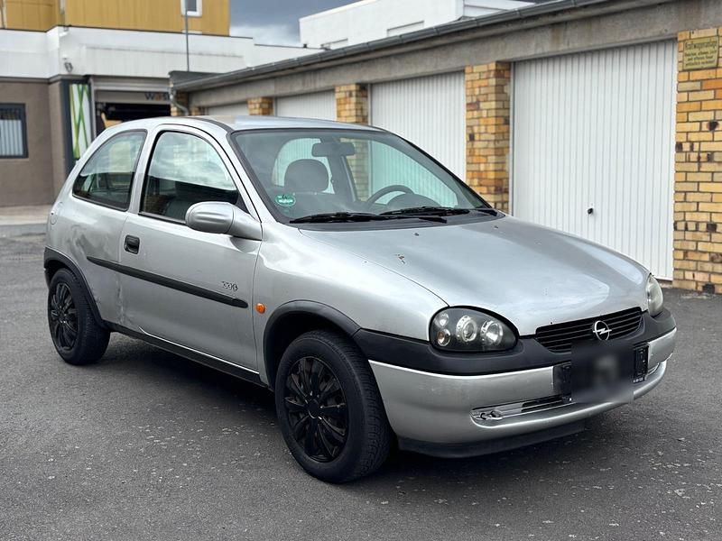 Silber Gebraucht 1999 Opel Corsa Kleinwagen | 600 € (Guter Preis) - Bild 1/4
