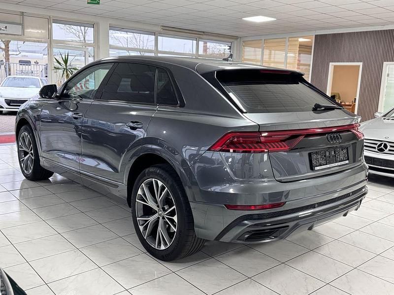 Gebraucht Audi Q8 S-Line 286 PS (210 kW) 2019 Grau SUV