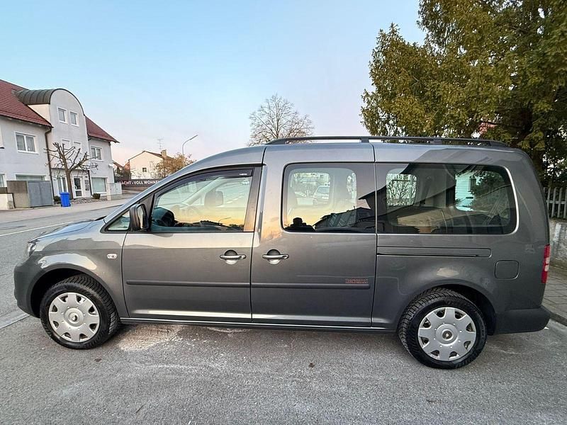 Gebraucht VW Caddy Maxi 109 PS (80 kW) 2011 Grau Van / Kleinbus