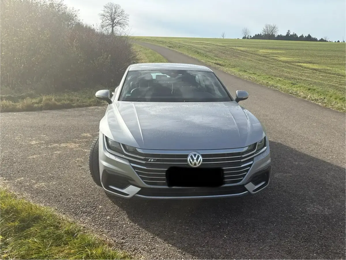 Używany VW Arteon R-line 190 KM (139 kW) 2018 Srebrny Hatchback
