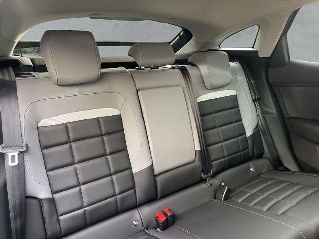 Neu Citroën C4 145 PS (106 kW) 2025 Gruen SUV