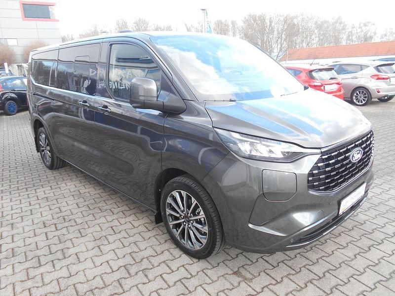 Neu Ford Tourneo 232 PS (170 kW) 2026 Grau Van / Kleinbus