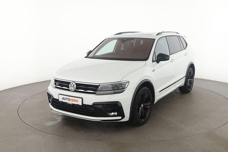 Weiß Gebraucht 2021 VW Tiguan Allspace Highline SUV | 38.120 € (Etwas zu teuer) - Bild 1/3