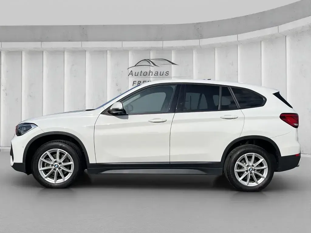 Gebraucht BMW X1 Sport Line 150 PS (110 kW) 2022 Weiß SUV