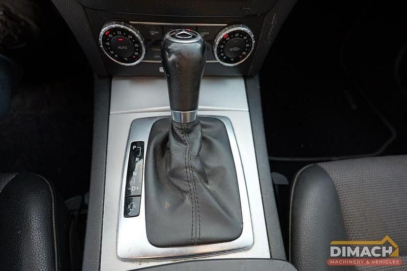 Gebraucht Mercedes C180 156 PS (114 kW) 2012 Grau Kombi