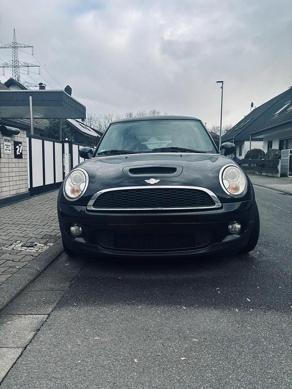 Schwarz Gebraucht 2009 Mini John Cooper Works Kleinwagen | 5.200 € (Etwas zu teuer) - Bild 1/4