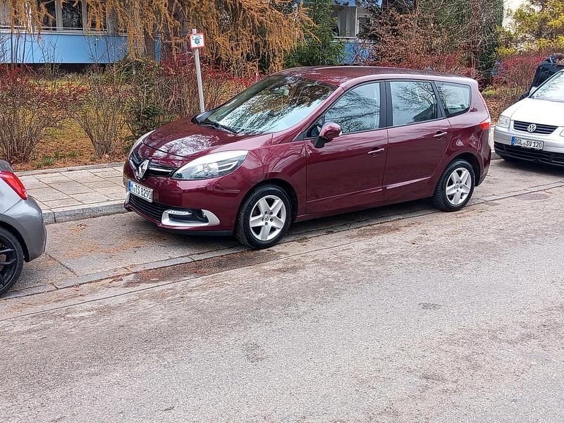 Rot Gebraucht 2013 Renault Scénic III Van / Kleinbus | 4.300 € - Bild 1/4