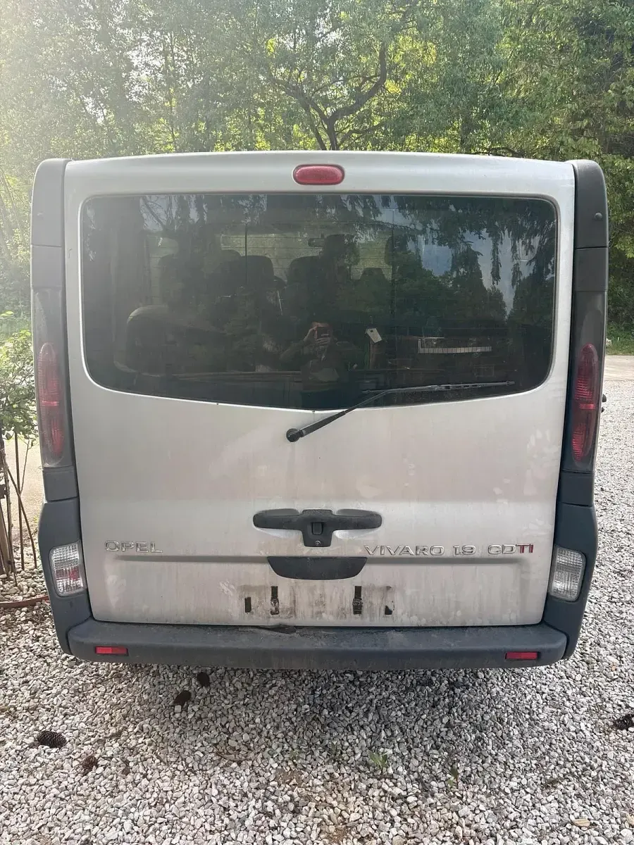 Gebraucht Opel Vivaro 100 PS (73 kW) 2006 Silber Van / Kleinbus