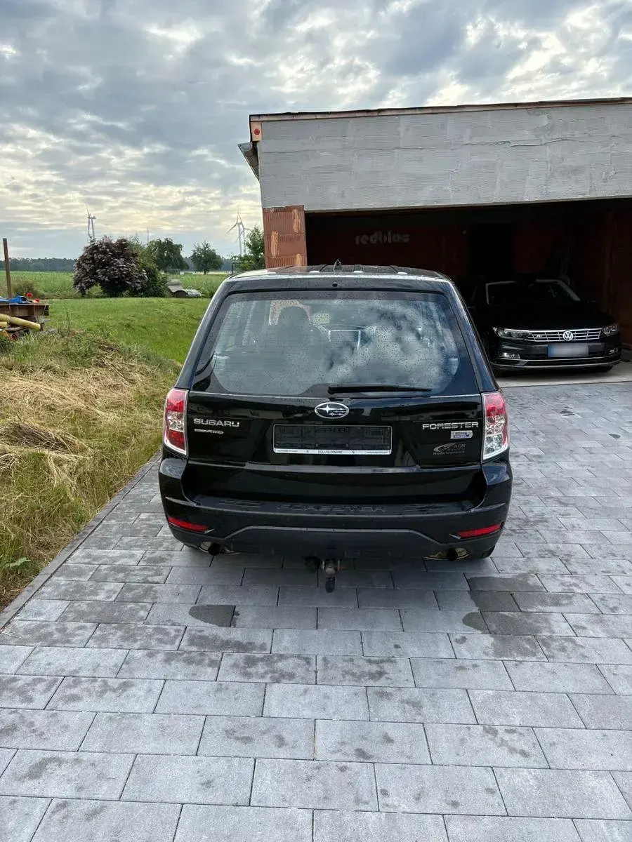 Gebraucht Subaru Forester Exclusive+ 147 PS (108 kW) 2012 Schwarz SUV