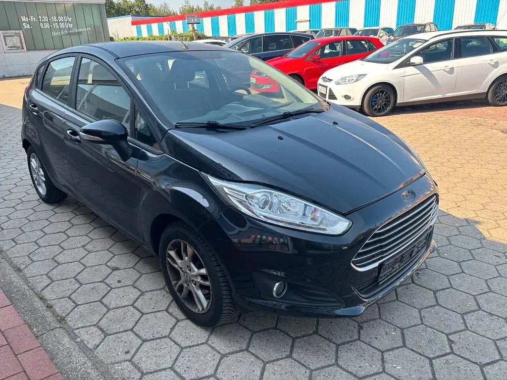 Gebraucht Ford Fiesta Trend 80 PS (58 kW) 2015 Schwarz Kleinwagen