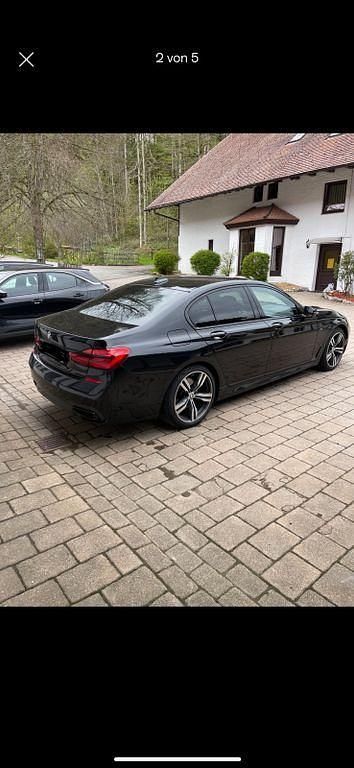 Schwarz Gebraucht 2018 BMW 730 Sport Line Limousine | 34.190 € (Guter Preis) - Bild 1/4