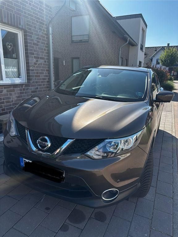 Braun Gebraucht 2016 Nissan Qashqai 360º SUV | 9.480 € (Superpreis) - Bild 1/4
