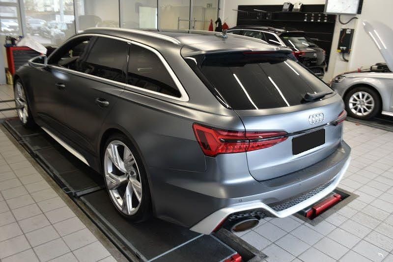Używany Audi RS6 Ambiente 600 KM (441 kW) 2021 Szary Kombi