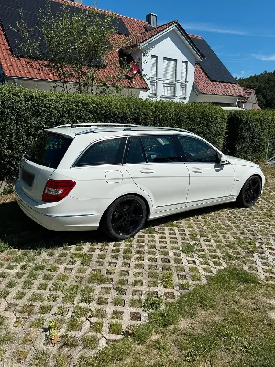 Gebraucht Mercedes C180 156 PS (114 kW) 2012 Weiß Kombi
