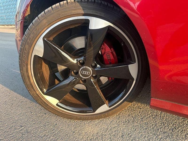 Gebraucht Audi A6 Ambiente 272 PS (200 kW) 2015 Rot Limousine