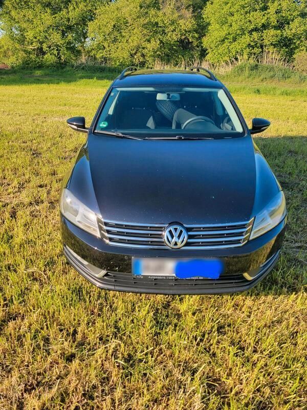 Schwarz Gebraucht 2011 VW Passat Kombi | 5.500 € (Fairer Preis) - Bild 1/4