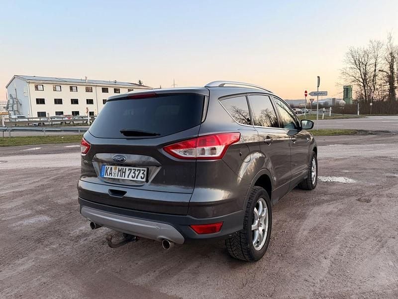 Gebraucht Ford Kuga 150 PS (110 kW) 2015 Grau SUV