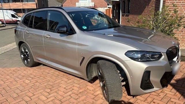 Gebraucht BMW iX3 Impressive 210 kW (286 PS) 2022 Silber SUV