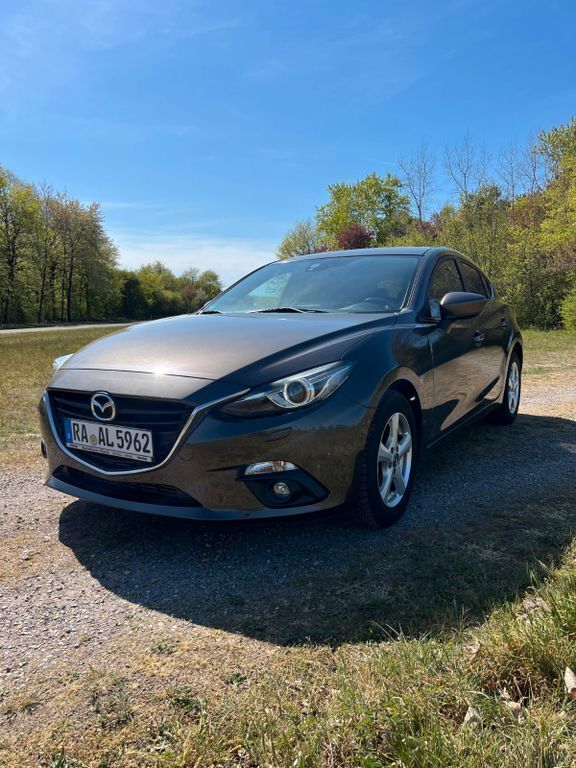 Braun Gebraucht 2015 Mazda 3 Center-Line Limousine | 9.590 € (Fairer Preis) - Bild 1/4