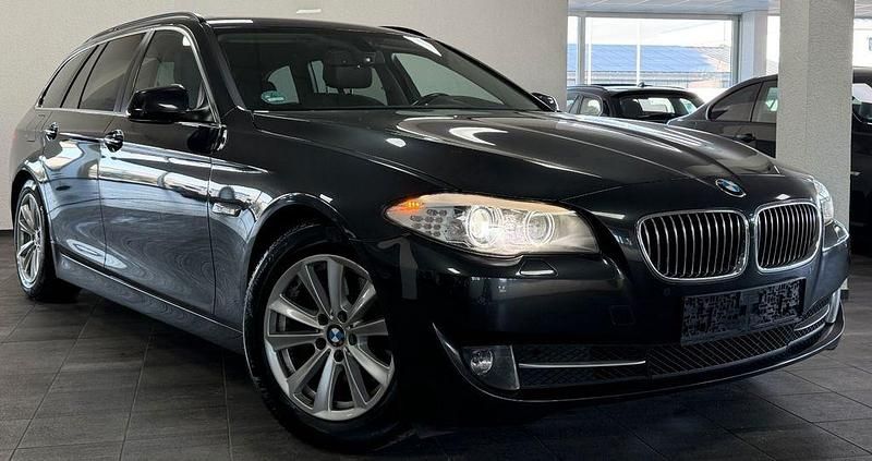 Gebraucht BMW 520 Performance 184 PS (135 kW) 2012 Sophistograu brillanteffekt Kombi
