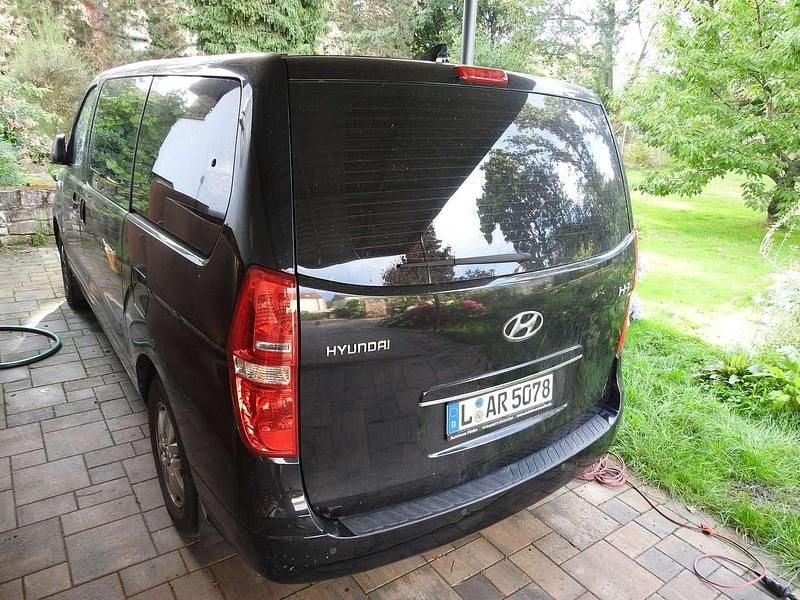 Gebraucht Hyundai H-1 Trend 170 PS (125 kW) 2017 Schwarz Van / Kleinbus
