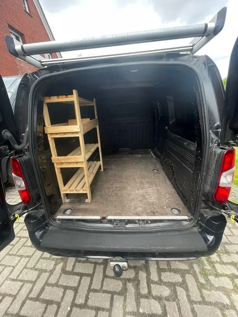 Używany Opel Combo 131 KM (96 kW) 2020 Czarny Minivan