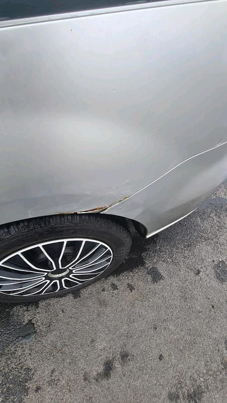 Gebraucht Mazda 5 116 PS (85 kW) 2005 Silber Van / Kleinbus