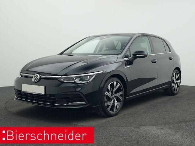 Deep black (metallic) Gebraucht 2022 VW Golf Style Limousine | 26.750 € (Guter Preis) - Bild 1/3