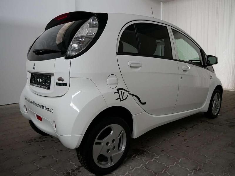 Gebraucht Mitsubishi i-MiEV 49 kW (67 PS) 2018 Weiß Kleinwagen