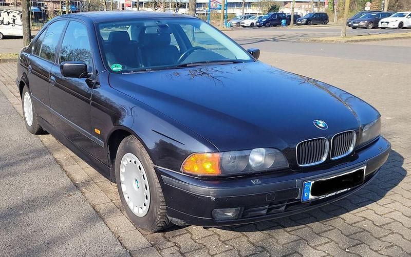 Gebraucht BMW 528 193 PS (141 kW) 1998 Schwarz Limousine
