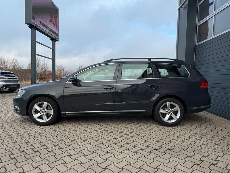 Gebraucht VW Passat 140 PS (102 kW) 2012 Grau Kombi
