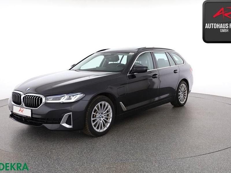 Gebraucht BMW 530e Luxury Line 292 PS (214 kW) 2021 Sophistograu Kombi