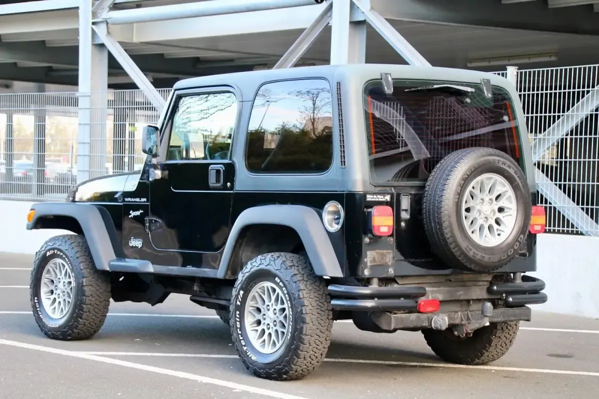 Gebraucht Jeep Wrangler Sport 118 PS (86 kW) 1998 Schwarz SUV