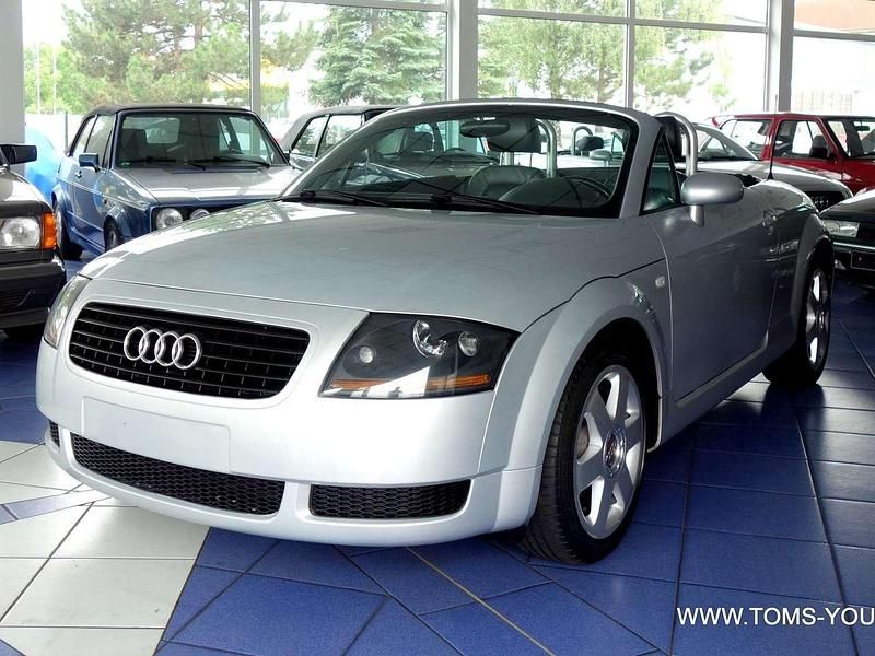 Silber Gebraucht 1999 Audi TT Roadster Sport Cabrio | 7.990 € (Teuer) - Bild 1/4