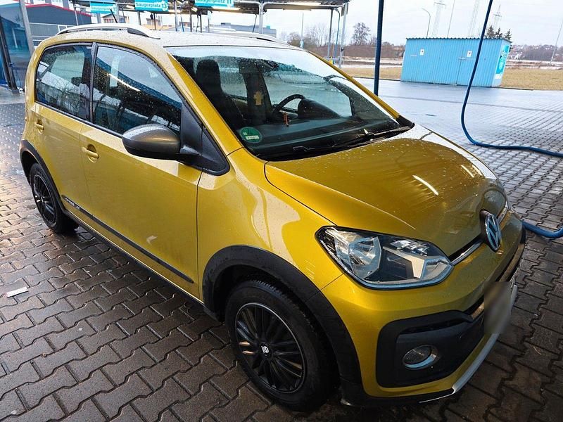 Gebraucht VW cross up! 90 PS (66 kW) 2019 Gold Kleinwagen