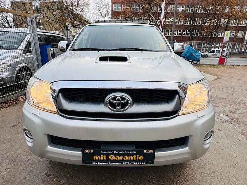 Gebraucht Toyota HiLux 144 PS (105 kW) 2011 Silber Pickup