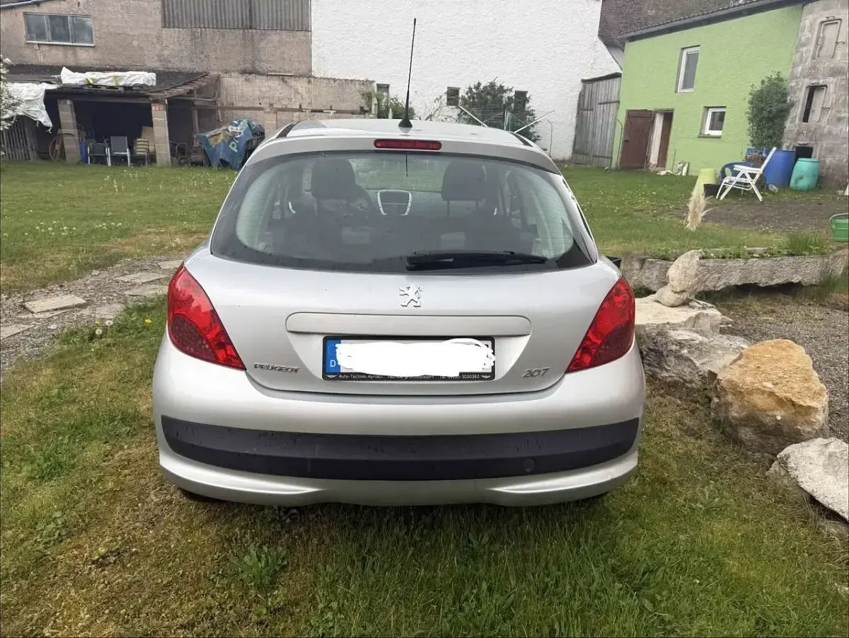 Gebraucht Peugeot 207 88 PS (64 kW) 2007 Silber Coupé