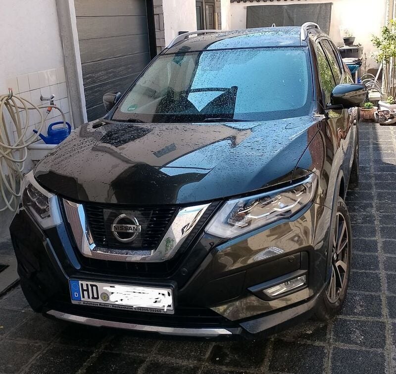 Grün Gebraucht 2018 Nissan X-Trail Tekna SUV | 18.900 € (Etwas zu teuer) - Bild 1/4