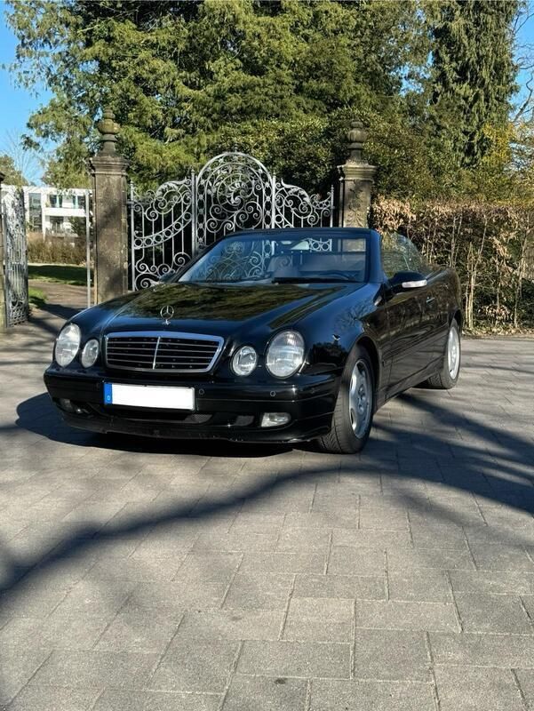 Schwarz Gebraucht 2001 Mercedes CLK230 Cabrio | 7.999 € (Fairer Preis) - Bild 1/4