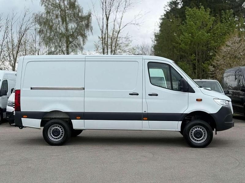 Używany Mercedes Sprinter 143 KM (105 kW) 2020 Biały Van