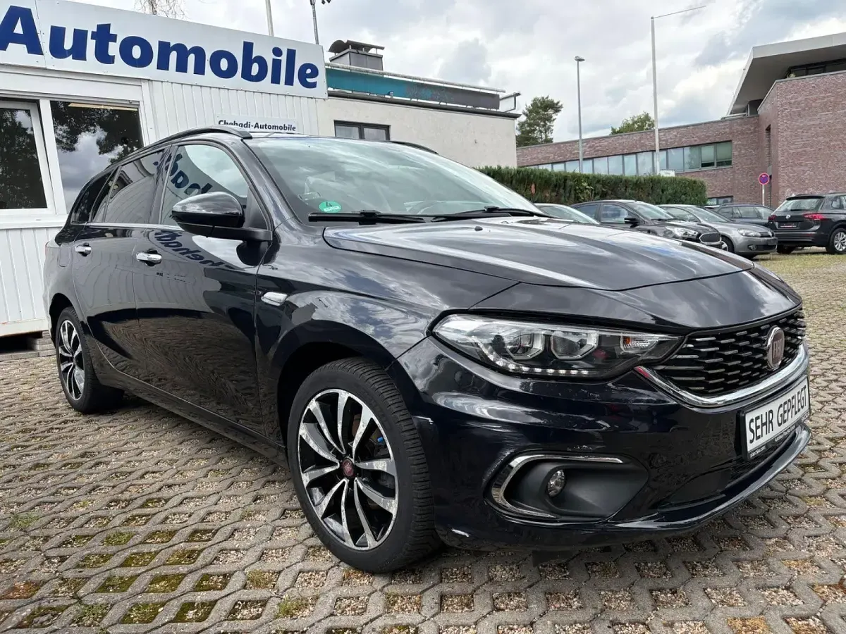 Gebraucht Fiat Tipo Lounge 120 PS (88 kW) 2018 Schwarz Kombi