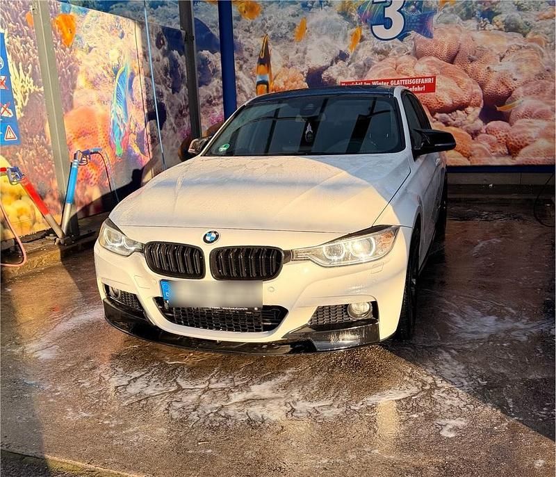 Weiß Gebraucht 2012 BMW 330 M Sport Limousine | 15.000 € (Fairer Preis) - Bild 1/4